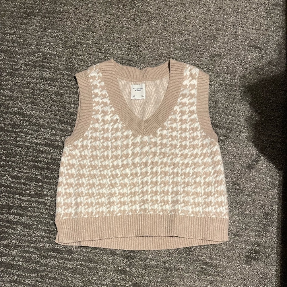 Abercrombie sweater vest